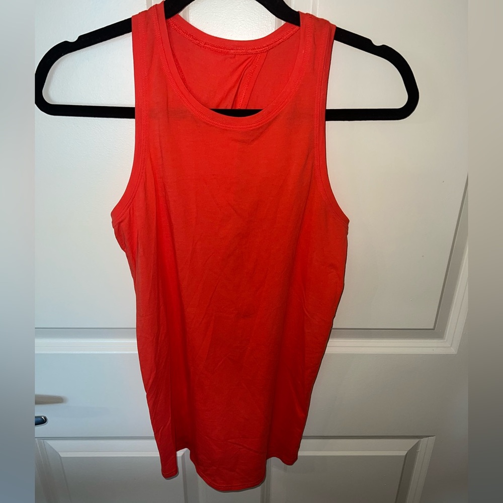 Lululemon size 6 orange swifty tank